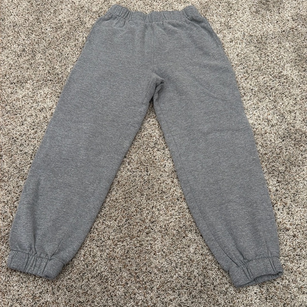 Women’s dark grey cuffed sweatpants